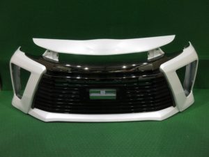 純正　フロントバンパー