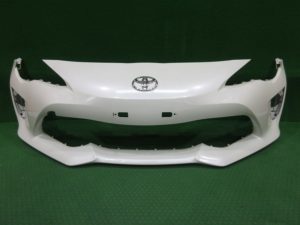 フロントバンパー