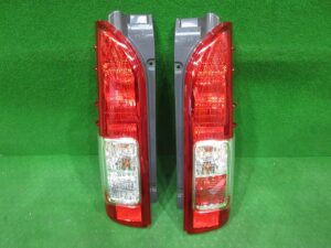 純正左右テールランプ