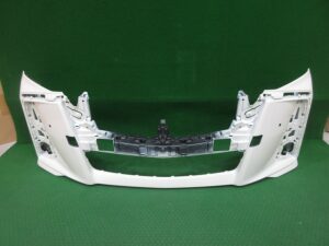 フロントバンパー