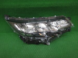 右ヘッドライト