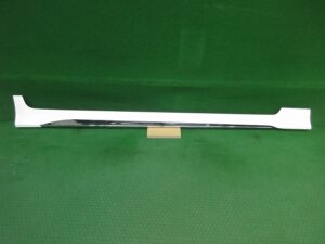 モデリスタ 右サイドスカート