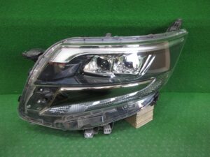 左ヘッドライト