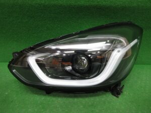 左ヘッドライトLED