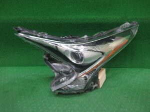 左ヘッドライト