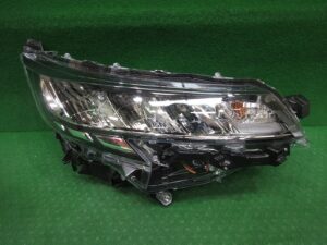 右ヘッドライト