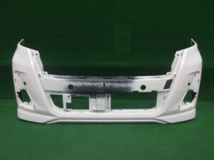 フロントバンパー