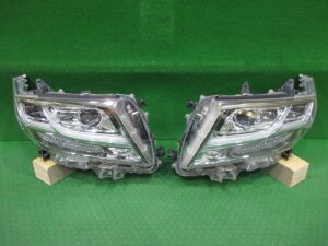 左右ヘッドライト