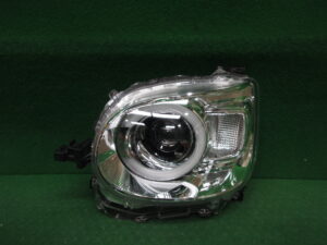 左ヘッドライト