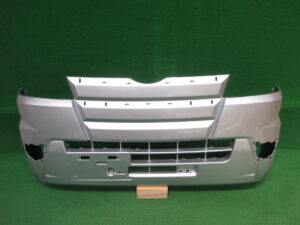 フロントバンパー