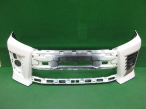 フロントバンパー