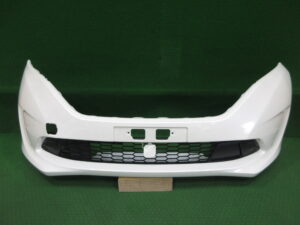 フロントバンパー