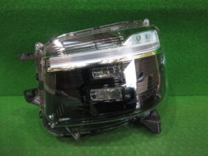 左ヘッドライトLED