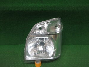左ヘッドライト ハロゲン