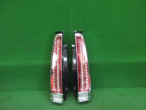 クリスタルアイ 左右テールランプ