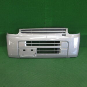 フロントバンパー