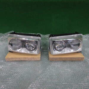 左右ヘッドライト