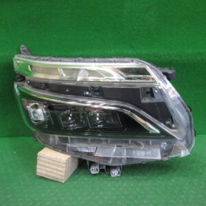 右ヘッドライトLED